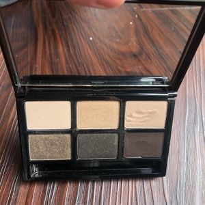 Bobbi Brown Rich Caviar Eye Palette.